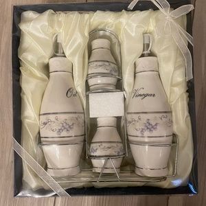 D’Lusso 5pc Oil Vinegar Salt Pepper Stand